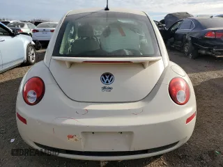 2010 Volkswagen New Beetle Coupe with VIN 3VWPW3AG2AM032647, listed as a Copart auction lot 83255554 with 15,656 mi miles and Salvage Title. Bid and sale history available at carsss.com. Image 6.
