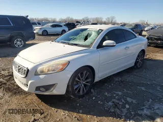 2013 Volvo C70 T5 with VIN YV1672MC7DJ136559, listed as a Copart auction lot 42863545 with 124,540 mi miles and Salvage Title. Bid and sale history available at carsss.com. Image 1.