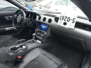2019 Ford Mustang EcoBoost с VIN 1FATP8UH5K5172348, выставлен на аукционе IAAI как лот 42045242 с пробегом 50 563 миль миль и . История ставок и продаж доступна на DreamBid. Изображение 5.