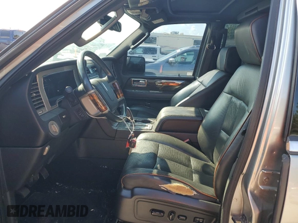 2008 Lincoln Navigator with VIN 5LMFL28518LJ12242, listed as a Copart auction lot 61677745 with 219,606 mi miles and Clean title. Bid and sale history available at DreamBid. Image 8.