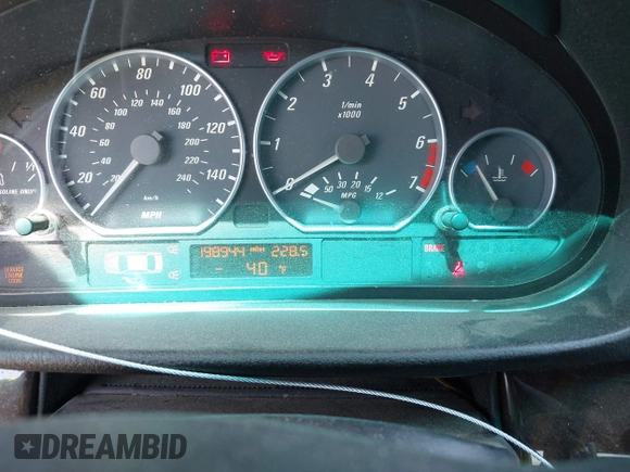 2001 BMW 3 Series 330Ci with VIN WBABS53431EV86967, listed as a IAAI auction lot 42017677 with 198,944 mi miles. Bid and sale history available at carsss.com. Image 7.