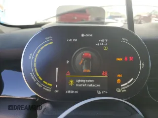 2023 MINI Hardtop Cooper SE z VIN WMW13DJ06P2S79659, wystawiony jako Copart lot #49746775 z przebiegiem 41 559 mil mil oraz Szkoda całkowita • Salvage title. Historia ofert i sprzedaży dostępna na DreamBid. Obrazek 9.