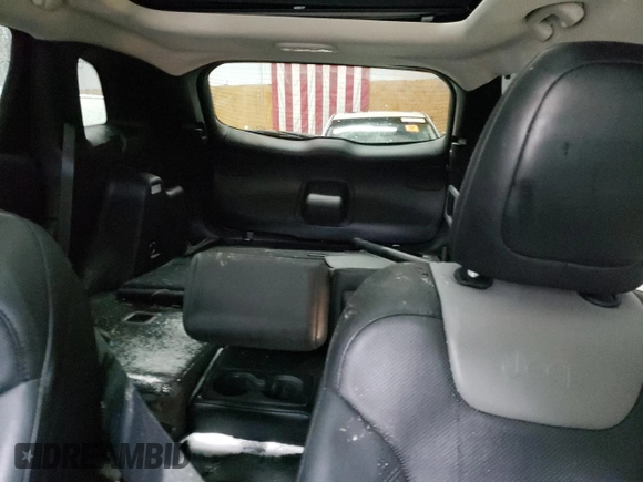 2014 Jeep Cherokee Limited z VIN 1C4PJMDS8EW190357, wystawiony jako Copart lot #49800565 z przebiegiem Nie podano mil oraz Czysty tytuł • Clean title. Historia ofert i sprzedaży dostępna na DreamBid. Obrazek 10.