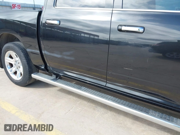2018 Ram 1500 Lone Star Silver z VIN 1C6RR6LT1JS160858, wystawiony jako IAAI lot #42327227 z przebiegiem 86 848 mil mil oraz . Historia ofert i sprzedaży dostępna na DreamBid. Obrazek 17.