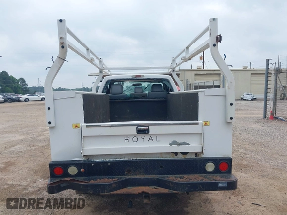 2015 Ford F-250 XL с VIN 1FDBF2A61FEC84669, выставлен на аукционе IAAI как лот 42207482 с пробегом 178 214 миль миль и . История ставок и продаж доступна на DreamBid. Изображение 19.