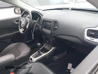 2020 Jeep Compass Latitude with VIN 3C4NJCBB8LT206001, listed as a IAAI auction lot 42352933 with 58,406 mi miles and . Bid and sale history available at DreamBid. Image 5.