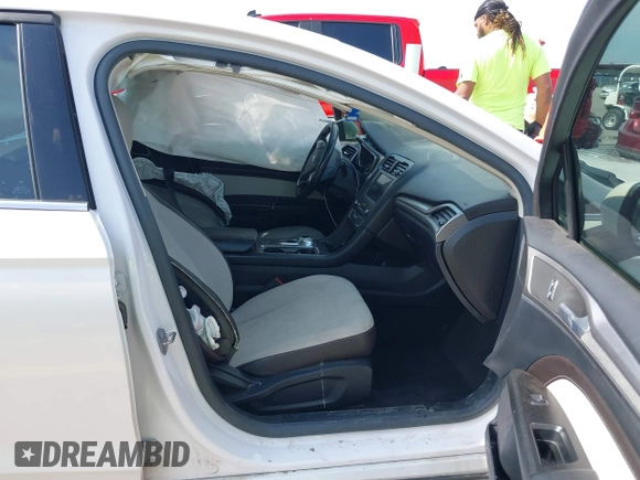 2020 Ford Fusion SE with VIN 3FA6P0HD3LR161093, listed as a IAAI auction lot 42127161 with 59,607 mi miles and . Bid and sale history available at DreamBid. Image 5.
