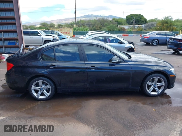 2013 BMW 3 Series 328i xDrive z VIN WBA3B3C52DF536321, wystawiony jako IAAI lot #42004170 z przebiegiem 70 985 mil mil oraz . Historia ofert i sprzedaży dostępna na DreamBid. Obrazek 13.