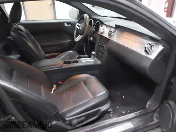 2006 Ford Mustang Standard with VIN 1ZVFT80N065222784, listed as a IAAI auction lot 41661827 with 76,591 mi miles and . Bid and sale history available at carsss.com. Image 5.