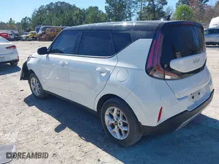 2024 Kia Soul LX with VIN KNDJ23AU0R7236315, listed as a IAAI auction lot 41818957 with 30,661 mi miles. Bid and sale history available at carsss.com. Image 3.