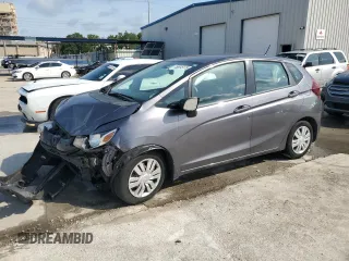 2015 Honda Fit LX z VIN 3HGGK5H59FM757797, wystawiony jako Copart lot #58615175 z przebiegiem 109 608 mil mil oraz Szkoda całkowita • Salvage title. Historia ofert i sprzedaży dostępna na DreamBid. Obrazek 1.