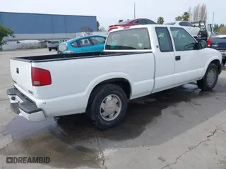 2003 GMC Sonoma SLS with VIN 1GTCS19X438272277, listed as a IAAI auction lot 41554041 with 168,682 mi miles. Bid and sale history available at carsss.com. Image 4.