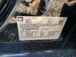2017 GMC Sierra 2500HD Denali z VIN 1GT12UEG1HF104744, wystawiony jako Copart lot #43969425 z przebiegiem 129 674 mil mil oraz Szkoda całkowita • Salvage title. Historia ofert i sprzedaży dostępna na DreamBid. Obrazek 12.