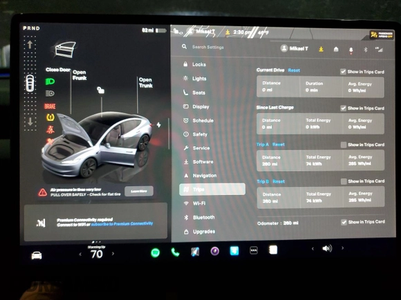 2025 Tesla Model 3 Long Range with VIN 5YJ3E1EA1SF925543, listed as a Copart auction lot 43796445 with 260 mi miles and Salvage Title. Bid and sale history available at DreamBid. Image 9.