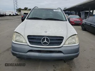 1999 Mercedes-Benz M with VIN 4JGAB54EXXA074348, listed as a Copart auction lot 43250435 with 141,978 mi miles and Clean Title. Bid and sale history available at carsss.com. Image 5.