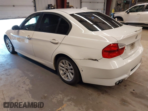 2007 BMW 3 Series 328xi с VIN WBAVC93537KX53235, выставлен на аукционе IAAI как лот 42859757 с пробегом 139 575 миль миль и . История ставок и продаж доступна на DreamBid. Изображение 3.