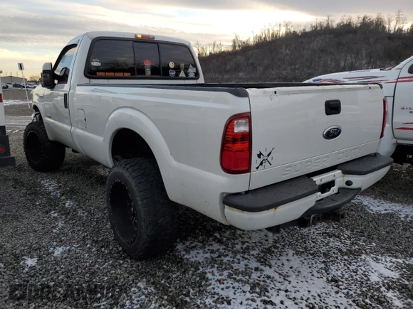 2007 Ford F-350 XL with VIN 1FTWF31P77EB13964, listed as a Copart auction lot 86046944 with 126,568 mi miles and Salvage title. Bid and sale history available at DreamBid. Image 3.