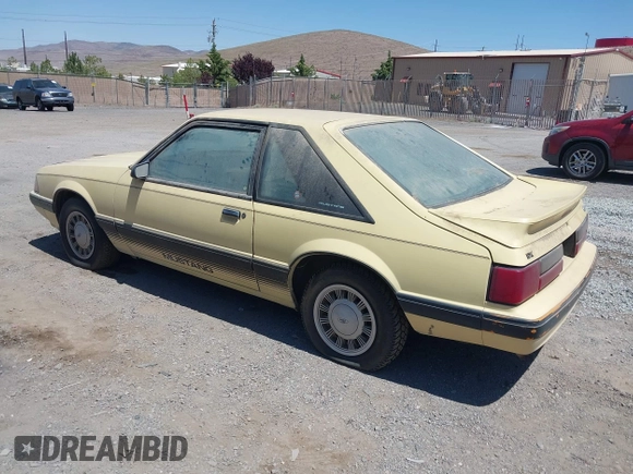 1988 Ford Mustang z VIN 1FABP41AXJF163469, wystawiony jako IAAI lot #42473799 z przebiegiem 89 307 mil mil oraz . Historia ofert i sprzedaży dostępna na DreamBid. Obrazek 3.