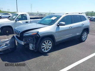 2017 Jeep Cherokee Limited with VIN 1C4PJLDB4HW517979, listed as a IAAI auction lot 41988609 with 116,500 mi miles. Bid and sale history available at carsss.com. Image 17.