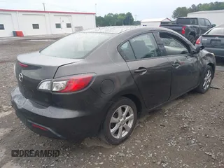 2010 Mazda 3 i Sport z VIN JM1BL1SFXA1254110, wystawiony jako IAAI lot #42226657 z przebiegiem 154 187 mil mil oraz . Historia ofert i sprzedaży dostępna na DreamBid. Obrazek 4.