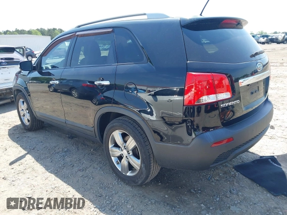 2013 Kia Sorento EX with VIN 5XYKU3A60DG342338, listed as a IAAI auction lot 42020408 with 121,155 mi miles. Bid and sale history available at carsss.com. Image 3.