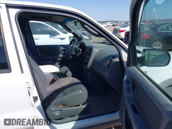2002 Ford Escape XLT Choice с VIN 1FMYU03122KD33637, выставлен на аукционе IAAI как лот 41862269 с пробегом 275 583 миль миль и . История ставок и продаж доступна на DreamBid. Изображение 5.