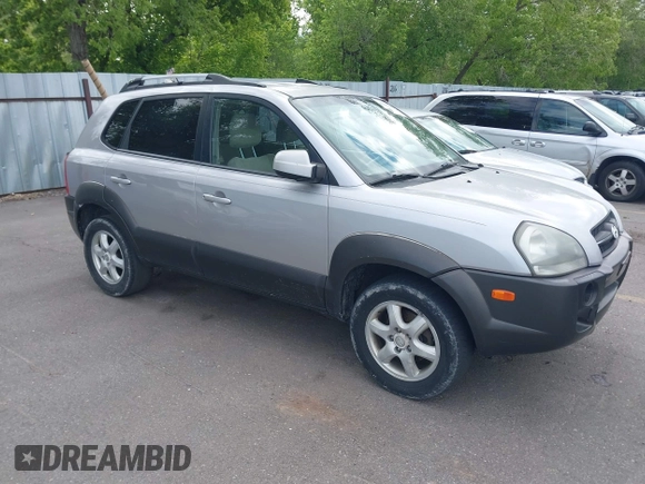 2005 Hyundai Tucson GLS с VIN KM8JN12D35U065352, выставлен на аукционе IAAI как лот 42303445 с пробегом 236 597 миль миль и . История ставок и продаж доступна на DreamBid. Изображение 1.