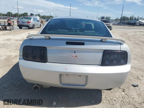 2007 Ford Mustang GT Deluxe with VIN 1ZVHT82H375255005, listed as a Copart auction lot 64924925 with 128,134 mi miles and Clean title. Bid and sale history available at DreamBid. Image 6.