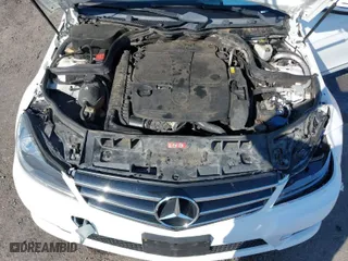 2014 Mercedes-Benz C-Class C 300 Sport with VIN WDDGF8AB5ER324999, listed as a IAAI auction lot 41498311 with 133,914 mi miles. Bid and sale history available at carsss.com. Image 10.