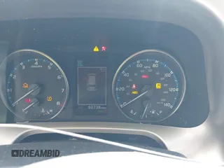 2018 Toyota RAV4 XLE с VIN JTMWFREV9JJ742409, выставлен на аукционе IAAI как лот 42307225 с пробегом 60 738 миль миль и . История ставок и продаж доступна на DreamBid. Изображение 7.