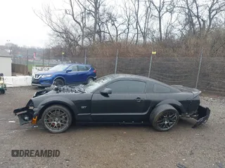 2007 Ford Mustang GT Deluxe with VIN 1ZVFT82H275292215, listed as a IAAI auction lot 41866312 with 114,500 mi miles. Bid and sale history available at carsss.com. Image 14.