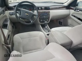 2014 Chevrolet Impala LT z VIN 2G1WB5E31E1102318, wystawiony jako Copart lot #61552845 z przebiegiem 191 365 mil mil oraz Szkoda całkowita • Salvage title. Historia ofert i sprzedaży dostępna na DreamBid. Obrazek 8.