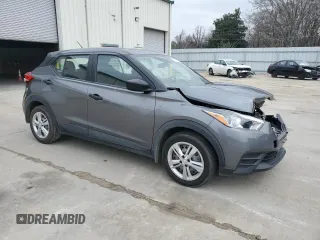 2020 Nissan Kicks S with VIN 3N1CP5BV3LL544243, listed as a Copart auction lot 44253975 with 104,083 mi miles and Salvage Title. Bid and sale history available at carsss.com. Image 4.