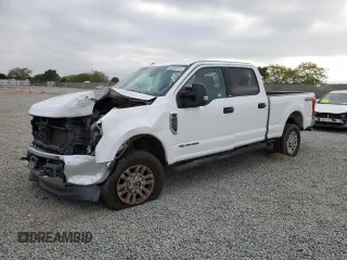 2017 Ford F-250 Lariat z VIN 1FT7W2BT0HEB59681, wystawiony jako Copart lot #54613415 z przebiegiem 207 254 mil mil oraz Szkoda całkowita • Salvage title. Historia ofert i sprzedaży dostępna na DreamBid. Obrazek 1.