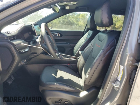 2024 Jeep Compass Trailhawk с VIN 3C4NJDDNXRT590322, выставлен на аукционе Copart как лот 47870985 с пробегом 13 232 миль миль и Списание • Salvage title. История ставок и продаж доступна на DreamBid. Изображение 7.