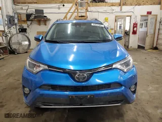 2018 Toyota RAV4 XLE with VIN JTMRFREV7JJ204188, listed as a Copart auction lot 43458905 with 93,102 mi miles and Salvage Title. Bid and sale history available at carsss.com. Image 5.