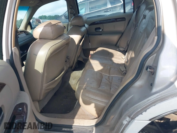 1999 Lincoln Town Car Signature with VIN 1LNHM82W0XY710627, listed as a IAAI auction lot 42440024 with 268,639 mi miles and . Bid and sale history available at DreamBid. Image 8.