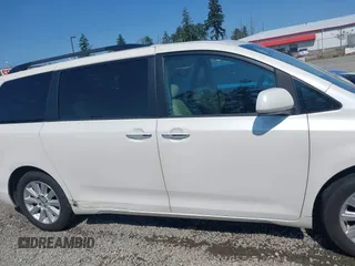 2015 Toyota Sienna Limited с VIN 5TDDK3DC6FS114592, выставлен на аукционе IAAI как лот 42369139 с пробегом 134 436 миль миль и . История ставок и продаж доступна на DreamBid. Изображение 14.