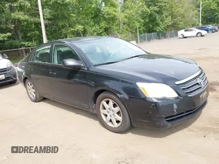 2005 Toyota Avalon XL z VIN 4T1BK36B75U039287, wystawiony jako IAAI lot #42462367 z przebiegiem 314 060 mil mil oraz . Historia ofert i sprzedaży dostępna na DreamBid. Obrazek 1.