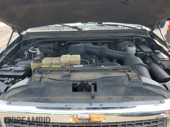 2000 Ford Excursion XLT с VIN 1FMNU41S3YEB85849, выставлен на аукционе Copart как лот 50221845 с пробегом 196 484 миль миль и На запчасти • Non repairable. История ставок и продаж доступна на DreamBid. Изображение 12.