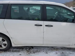 2018 Toyota Sienna L with VIN 5TDZZ3DC5JS901902, listed as a IAAI auction lot 41431684 with 101,481 mi miles and . Bid and sale history available at DreamBid. Image 13.