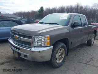 2013 Chevrolet Silverado 1500 LT with VIN 1GCRKSE73DZ242415, listed as a IAAI auction lot 42017826 with 204,023 mi miles. Bid and sale history available at carsss.com. Image 18.