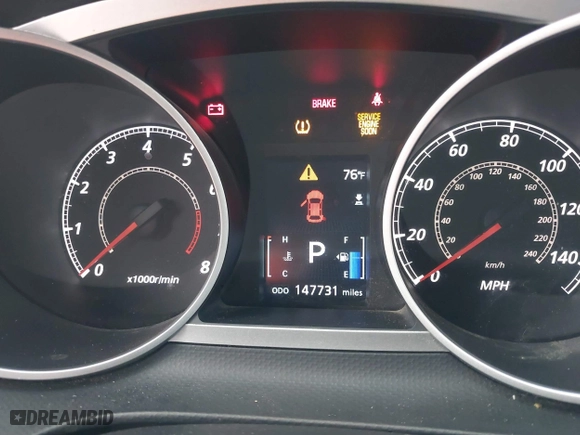 2011 Mitsubishi Outlander SE with VIN JA4AS3AW4BU023760, listed as a IAAI auction lot 42116273 with 147,731 mi miles. Bid and sale history available at carsss.com. Image 7.