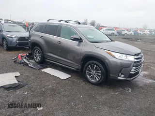2018 Toyota Highlander Hybrid XLE с VIN 5TDJGRFH0JS045665, выставлен на аукционе IAAI как лот 41512454 с пробегом 171 568 миль миль и . История ставок и продаж доступна на DreamBid. Изображение 1.