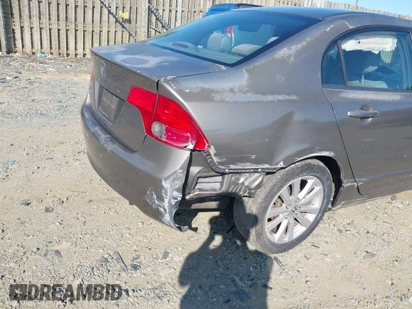2008 Honda Civic LX z VIN 2HGFA16528H525232, wystawiony jako IAAI lot #42394011 z przebiegiem 150 173 mil mil oraz . Historia ofert i sprzedaży dostępna na DreamBid. Obrazek 6.