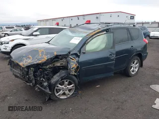 2009 Toyota RAV4 with VIN JTMBK33V89D004721, listed as a IAAI auction lot 41044764 with 204,161 mi miles. Bid and sale history available at carsss.com. Image 2.