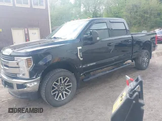 2018 Ford F-350 Platinum z VIN 1FT7W3BT0JEB33268, wystawiony jako IAAI lot #41994493 z przebiegiem 102 189 mil mil oraz . Historia ofert i sprzedaży dostępna na DreamBid. Obrazek 2.