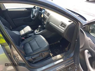 2013 Volkswagen Jetta SE with VIN 3VWDP7AJ9DM370201, listed as a IAAI auction lot 42562810 with 165,991 mi miles and . Bid and sale history available at DreamBid. Image 5.