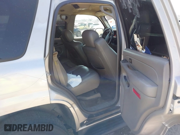 2004 Chevrolet Tahoe LT with VIN 1GNEC13Z84J315648, listed as a IAAI auction lot 41868112 with 198,901 mi miles. Bid and sale history available at carsss.com. Image 8.