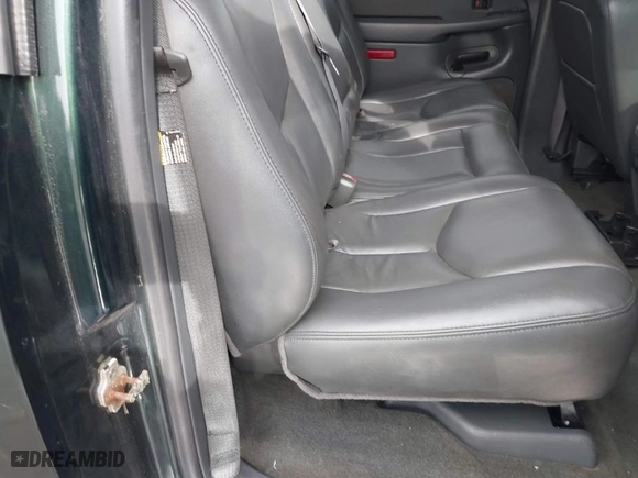 2006 Chevrolet Silverado 1500 LT2 with VIN 2GCEK13T761243605, listed as a IAAI auction lot 41645855 with 112,945 mi miles. Bid and sale history available at carsss.com. Image 8.